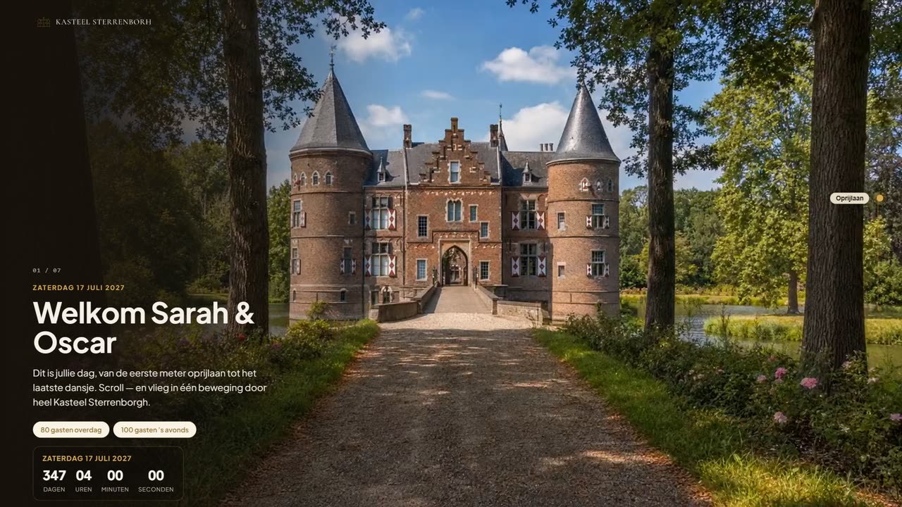 Het openingsbeeld van een Scrollworld-offerte: de oprijlaan naar het kasteel, met links de kaart Welkom Sarah en Oscar en de datum zaterdag 17 juli 2027