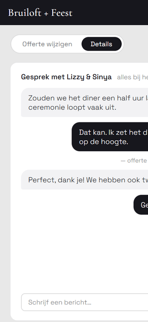 De gast stelt een vraag over zijn offerte op een telefoon en krijgt meteen antwoord
