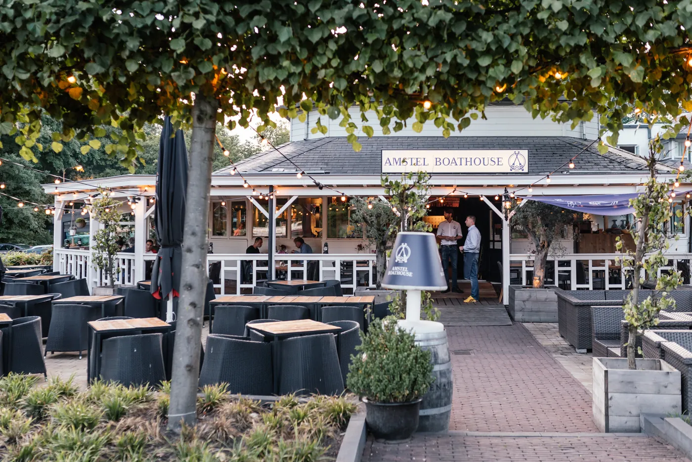 Amstel Boathouse aan het water